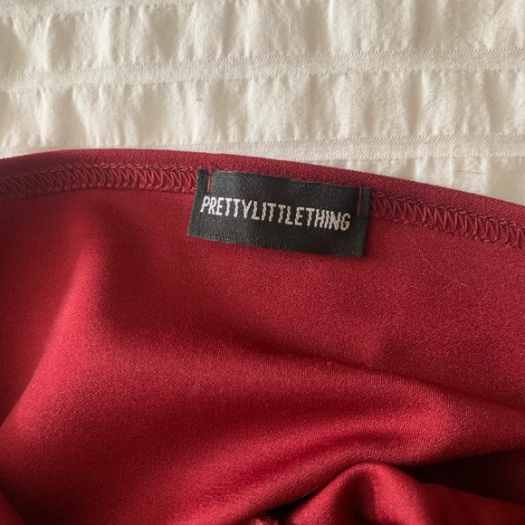 Pretty Little Thing Asymmetrical Bodycon Dress - Picture 2 of 2